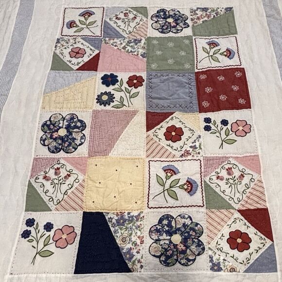 Vintage American Folk Art Quilt Scalloped Triangle Trim Reversible Full 82x63 - Picture 2 of 11